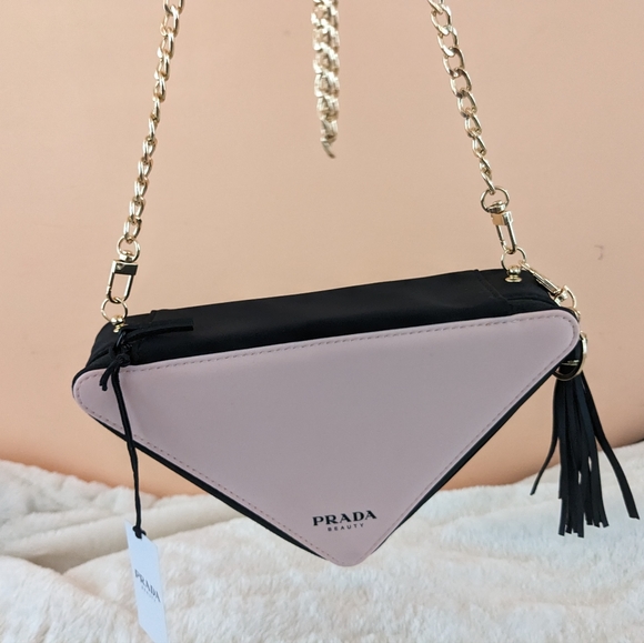 Prada - Picture 5 of 12